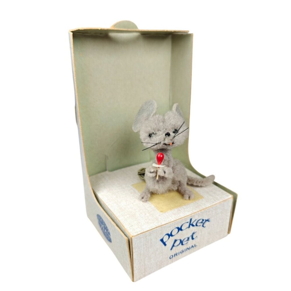 Vintage Pocket Pet Original Mouse Figurine With Red Candy By Ara Jeretzian